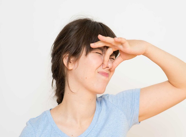 Mùi h&ocirc;i ảnh hưởng đ&ecirc;́n sinh hoạt