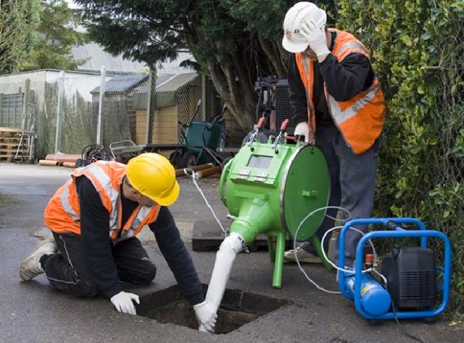 Th&ocirc;ng cống nghẹt quận 1 Lộc Ph&aacute;t đ&agrave;o tạo nh&acirc;n vi&ecirc;n chuy&ecirc;n m&ocirc;n cao