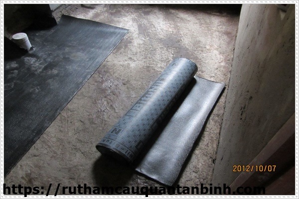 Những cách nào chống thấm sàn nhà vệ sinh hiệu quả với màng dính