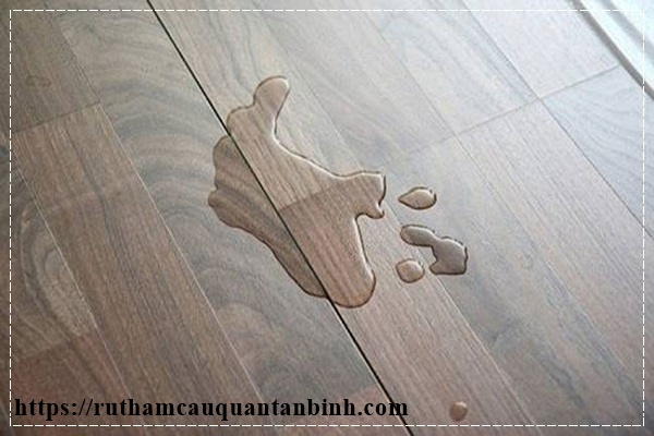5 cách tẩy vết keo 502 trên sàn gỗ như thế nào