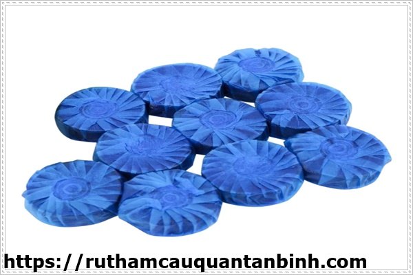 Một vi&ecirc;n tẩy bồn cầu d&ugrave;ng được thời gian tổng cộng bao l&acirc;u