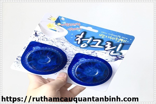 Một vi&ecirc;n tẩy bồn cầu d&ugrave;ng được bao l&acirc;u l&agrave; tốt