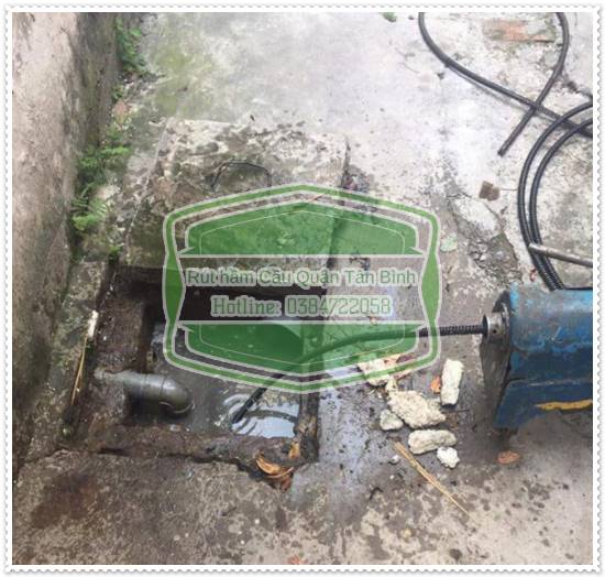 Kiểm tra lại hệ thống tho&aacute;t nước coi thử c&oacute; bị đầy hay chưa